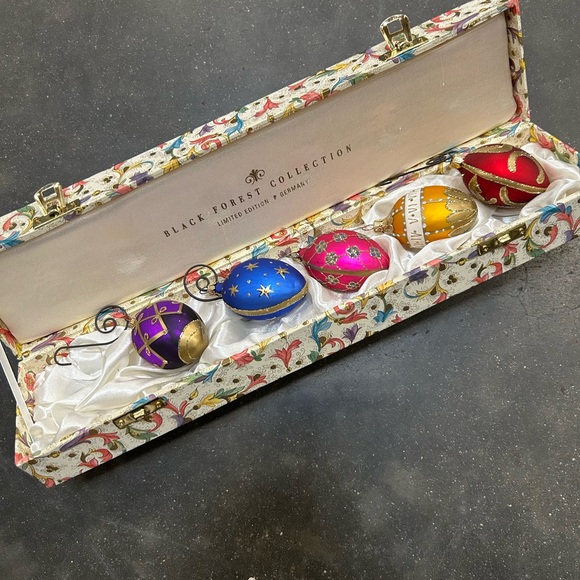 German ~ Black Forest collection ornaments ♥️💚 - Picture 4 of 5